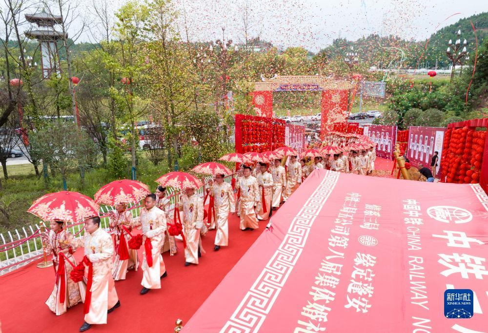 无敌炸金花下载